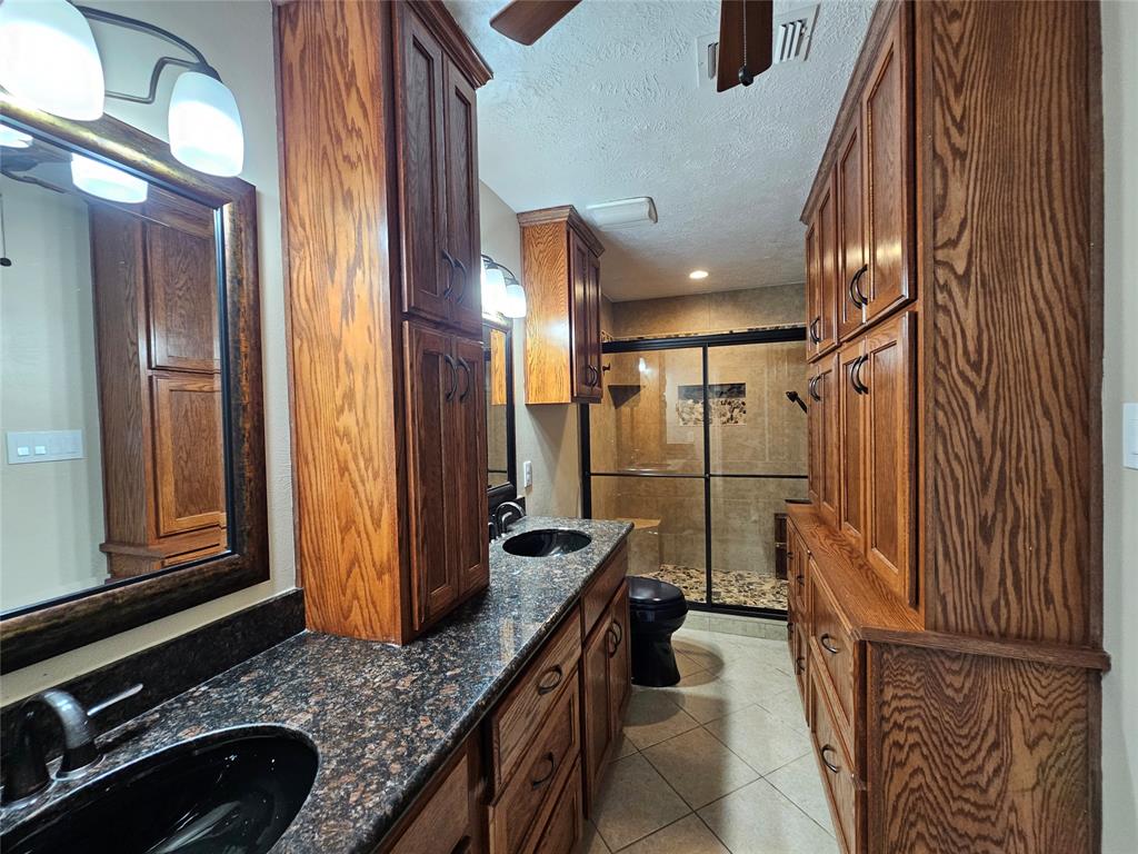 16610 Saturn Lane, Houston, Texas image 7
