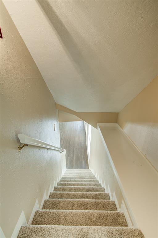 16610 Saturn Lane, Houston, Texas image 33