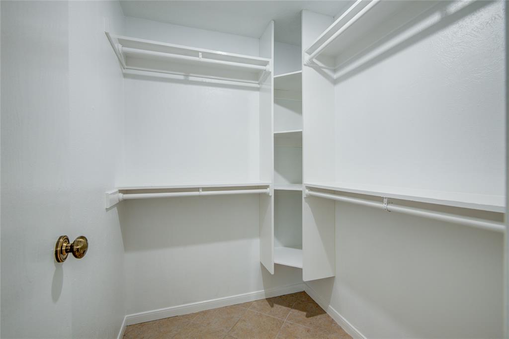 16610 Saturn Lane, Houston, Texas image 32