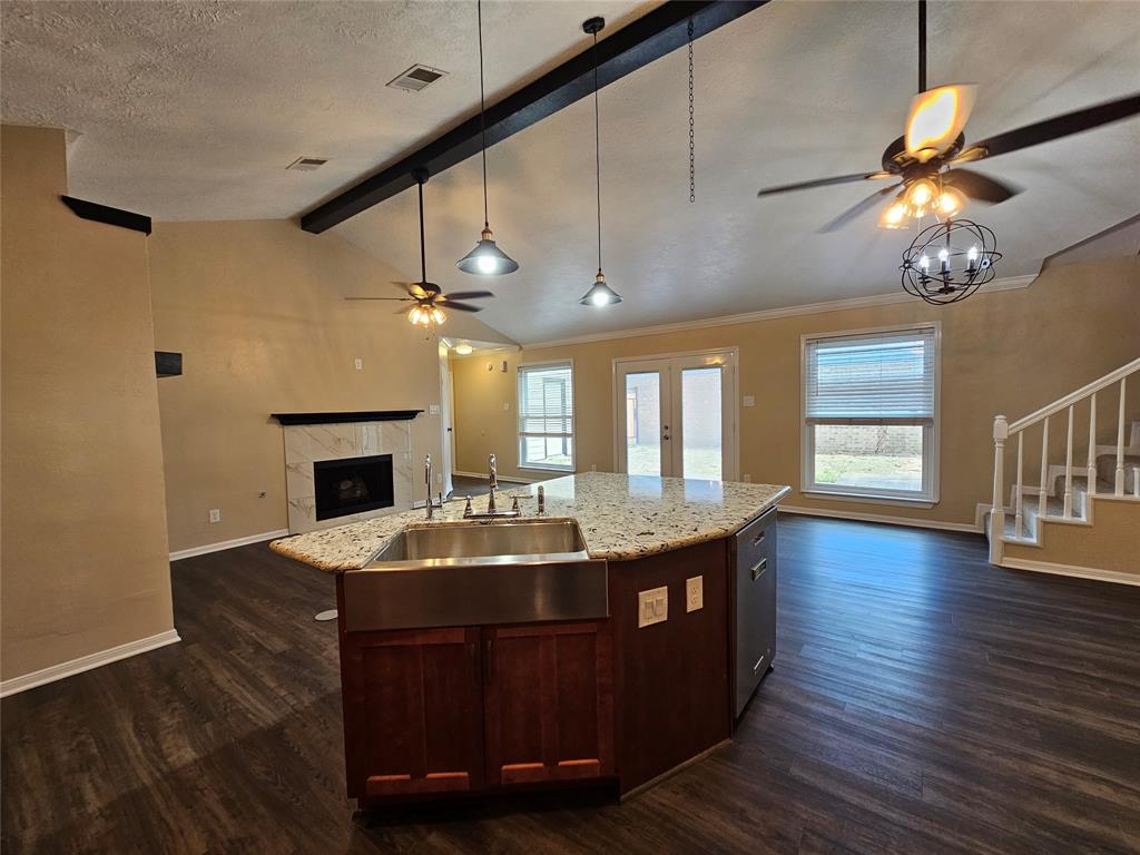16610 Saturn Lane, Houston, Texas image 5