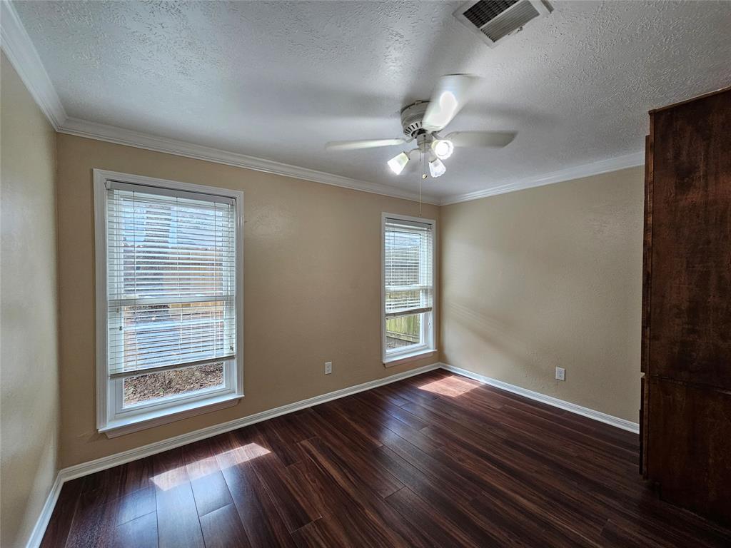 16610 Saturn Lane, Houston, Texas image 9