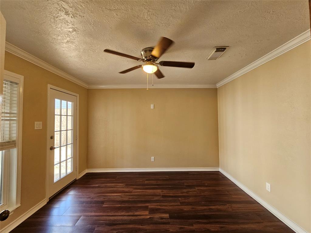 16610 Saturn Lane, Houston, Texas image 13