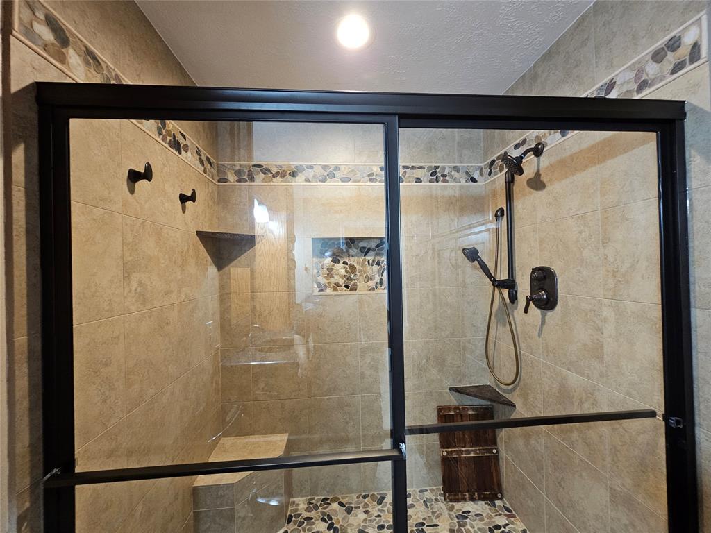 16610 Saturn Lane, Houston, Texas image 8