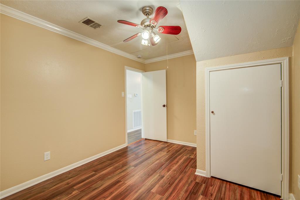 16610 Saturn Lane, Houston, Texas image 19
