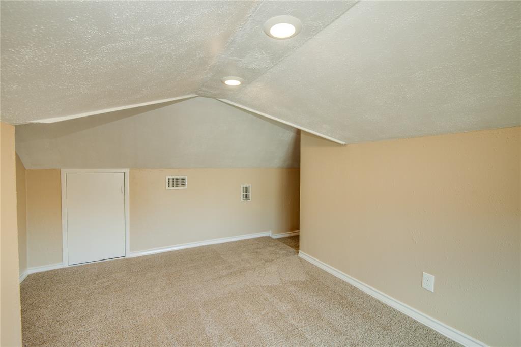 16610 Saturn Lane, Houston, Texas image 35