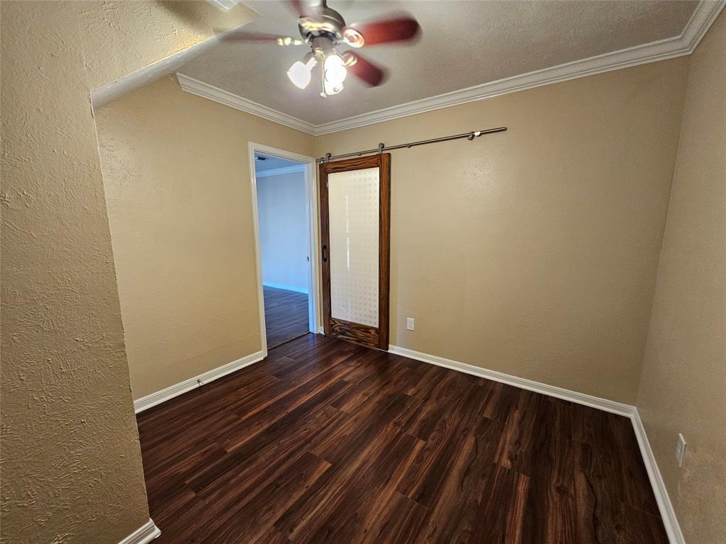16610 Saturn Lane, Houston, Texas image 11