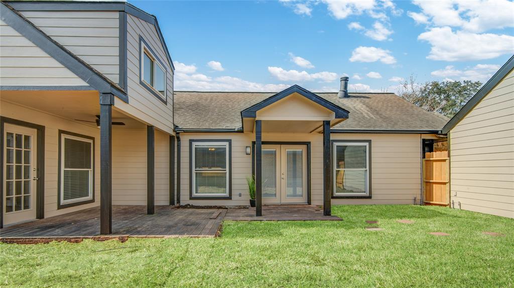 16610 Saturn Lane, Houston, Texas image 38