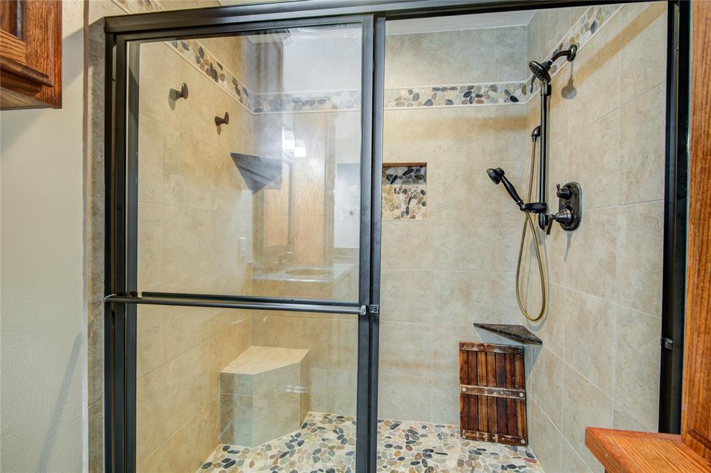 16610 Saturn Lane, Houston, Texas image 31