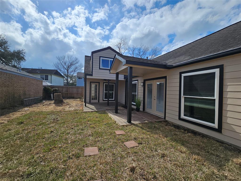 16610 Saturn Lane, Houston, Texas image 16