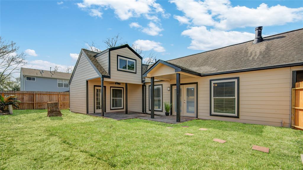 16610 Saturn Lane, Houston, Texas image 39