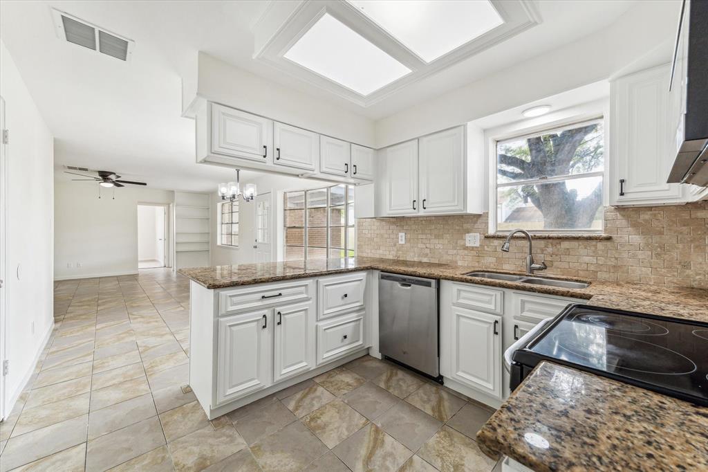 11251 Rousseau Drive Dr, Houston, Texas image 9