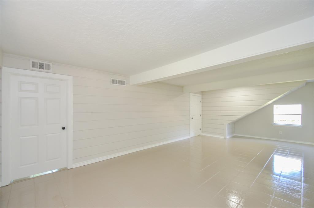 106 Magnolia Lane, Conroe, Texas image 3