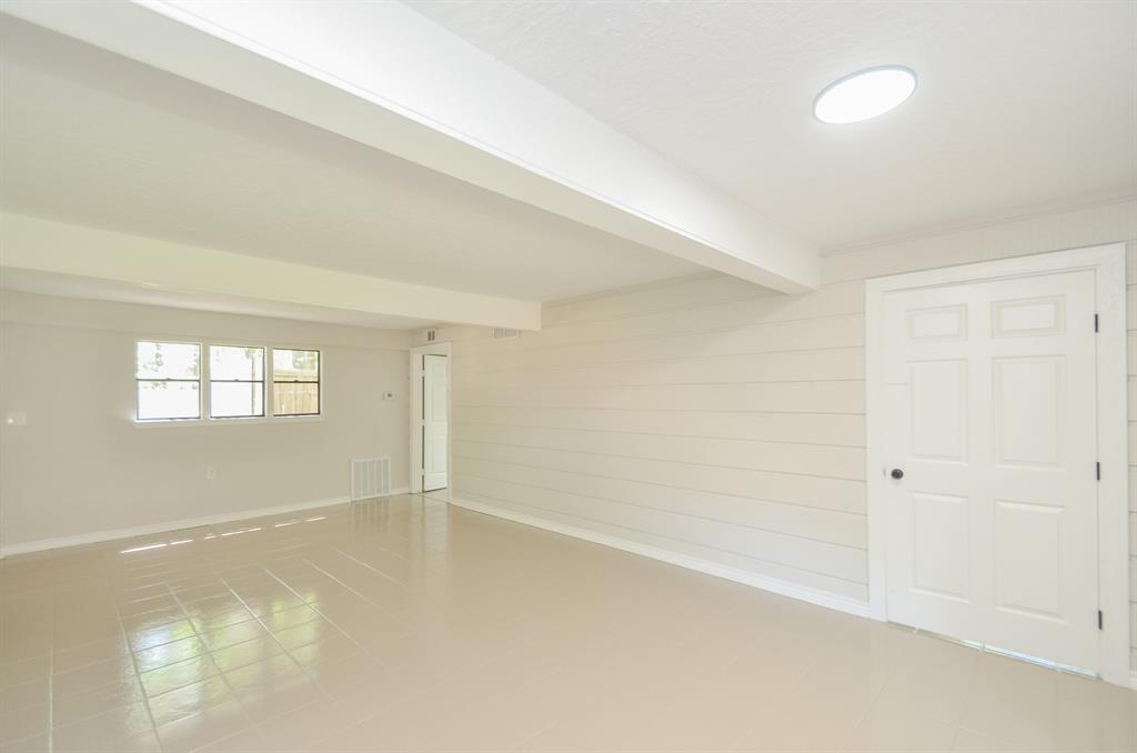 106 Magnolia Lane, Conroe, Texas image 2