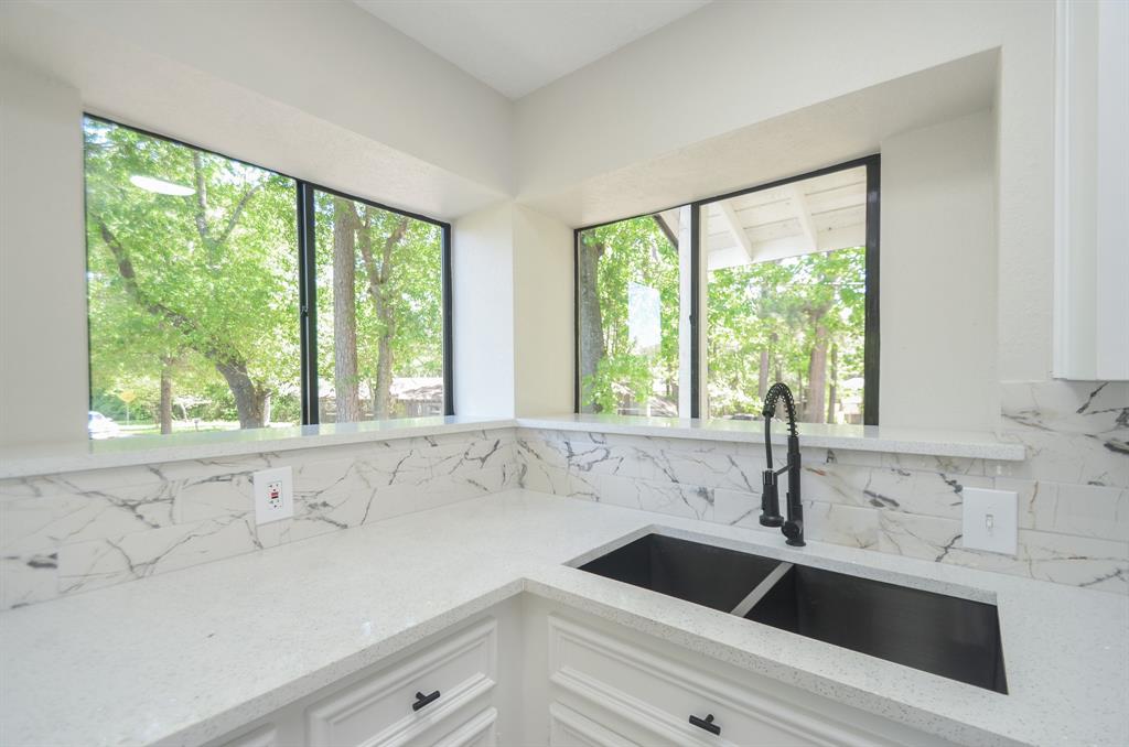 106 Magnolia Lane, Conroe, Texas image 22
