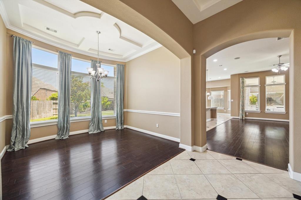 4603 Monarch Bluff Court, Sugar Land, Texas image 3