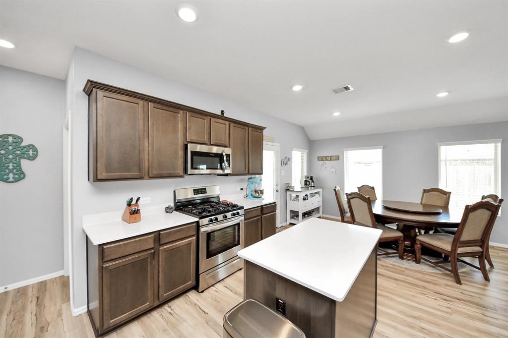 7219 Keechi Place, Mont Belvieu, Texas image 21