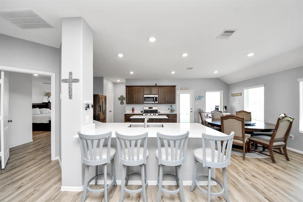 7219 Keechi Place, Mont Belvieu, Texas image 23
