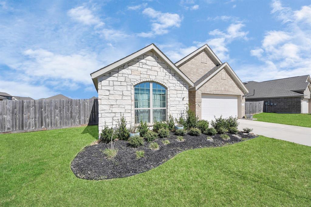 7219 Keechi Place, Mont Belvieu, Texas image 3