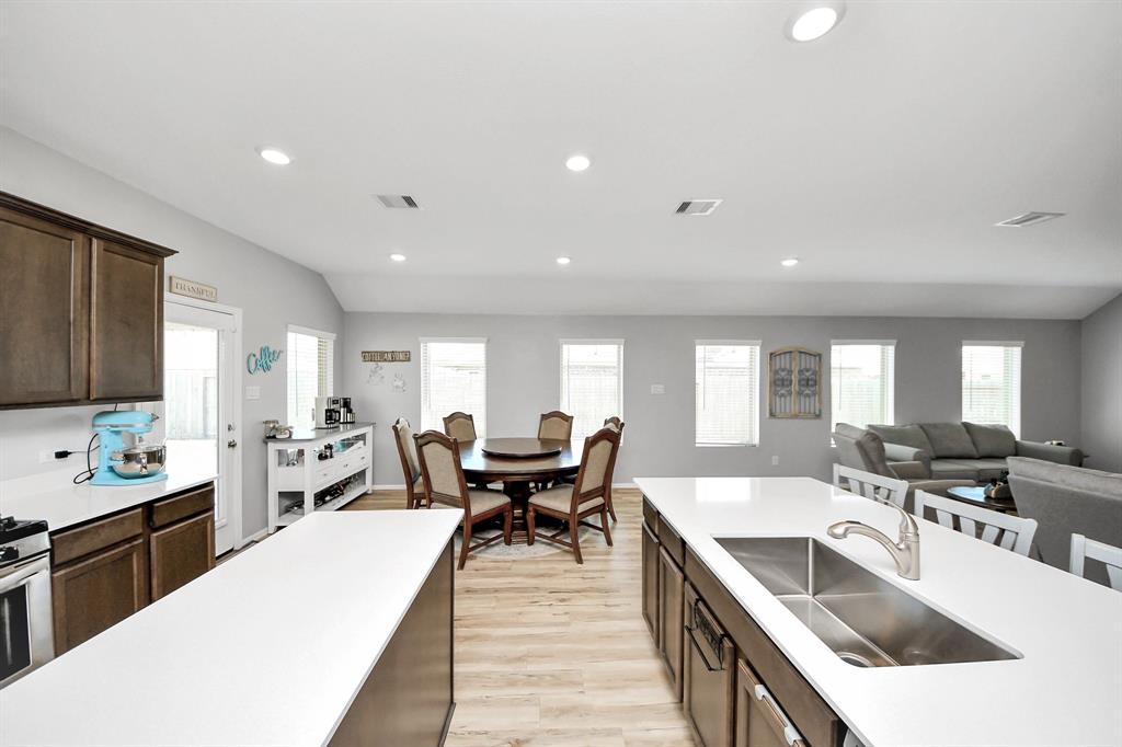 7219 Keechi Place, Mont Belvieu, Texas image 20