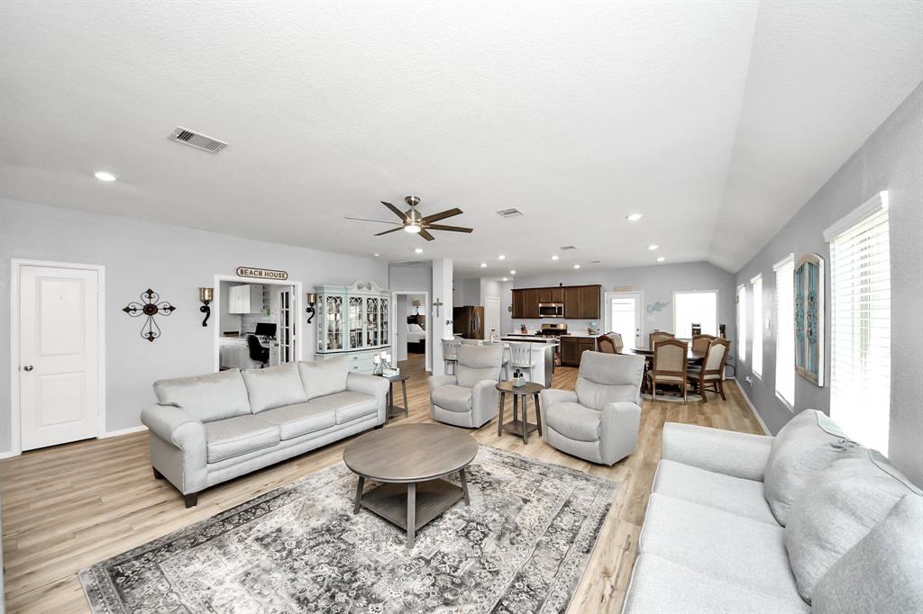 7219 Keechi Place, Mont Belvieu, Texas image 13