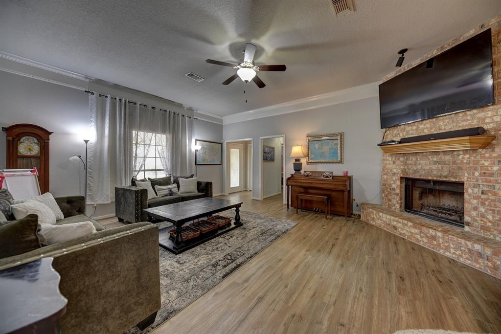 307 Scenic Drive, Brenham, Texas image 16