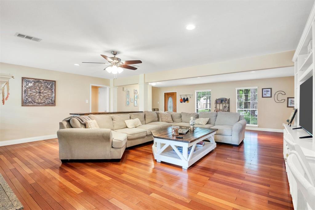 2015 River Falls Drive, Houston, Texas image 7