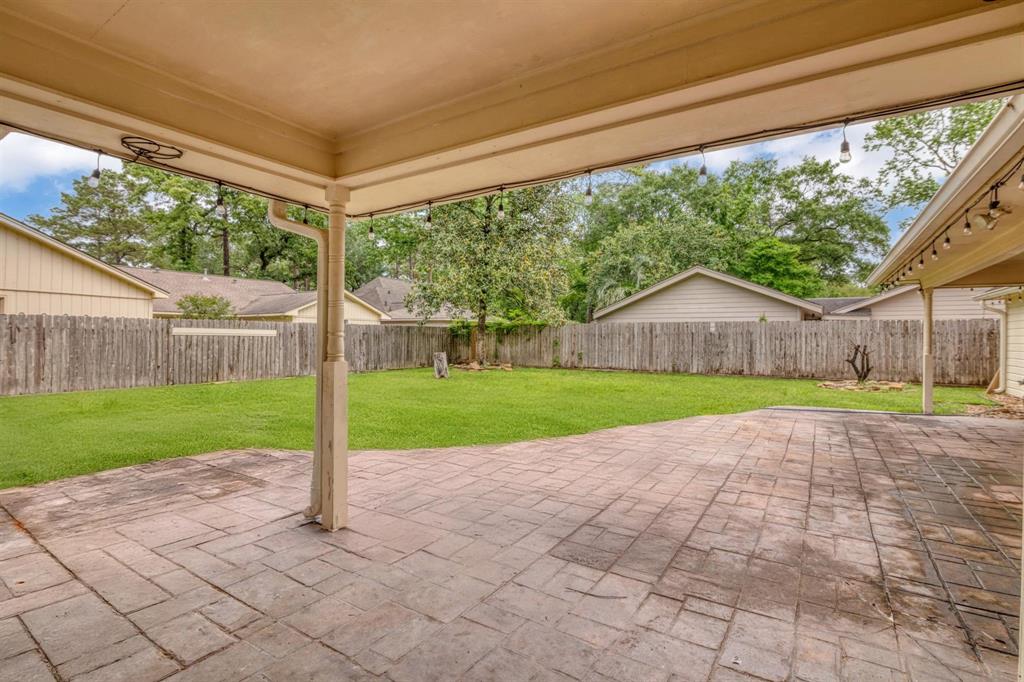 2015 River Falls Drive, Houston, Texas image 35