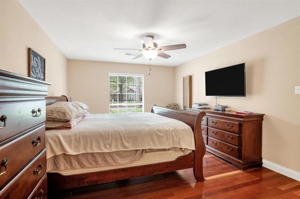 2015 River Falls Drive, Houston, Texas image 21