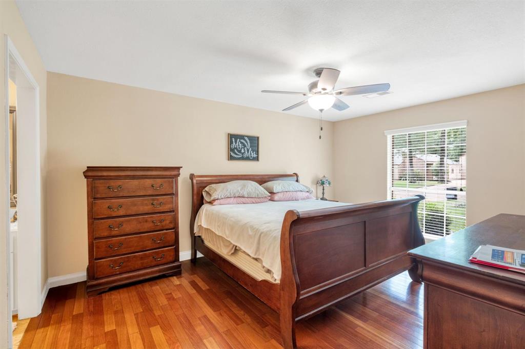2015 River Falls Drive, Houston, Texas image 20