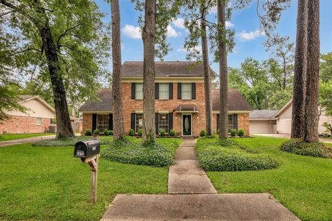 Photo of 2015 River Falls Drive, Houston, TX 77339 (MLS # 11535271) Photo of 2015 River Falls Drive, Houston, TX 77339 (MLS # 11535271)