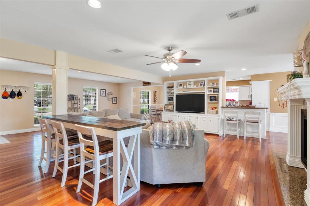 2015 River Falls Drive, Houston, Texas image 8