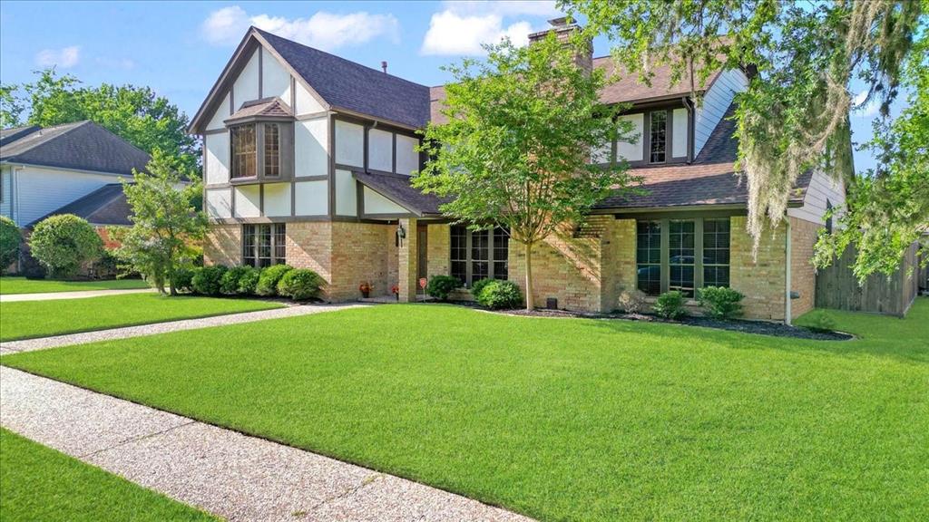 16003 Brook Forest Drive, Houston, Texas image 3