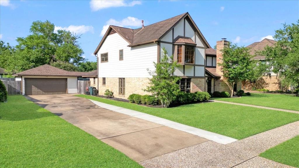 16003 Brook Forest Drive, Houston, Texas image 4