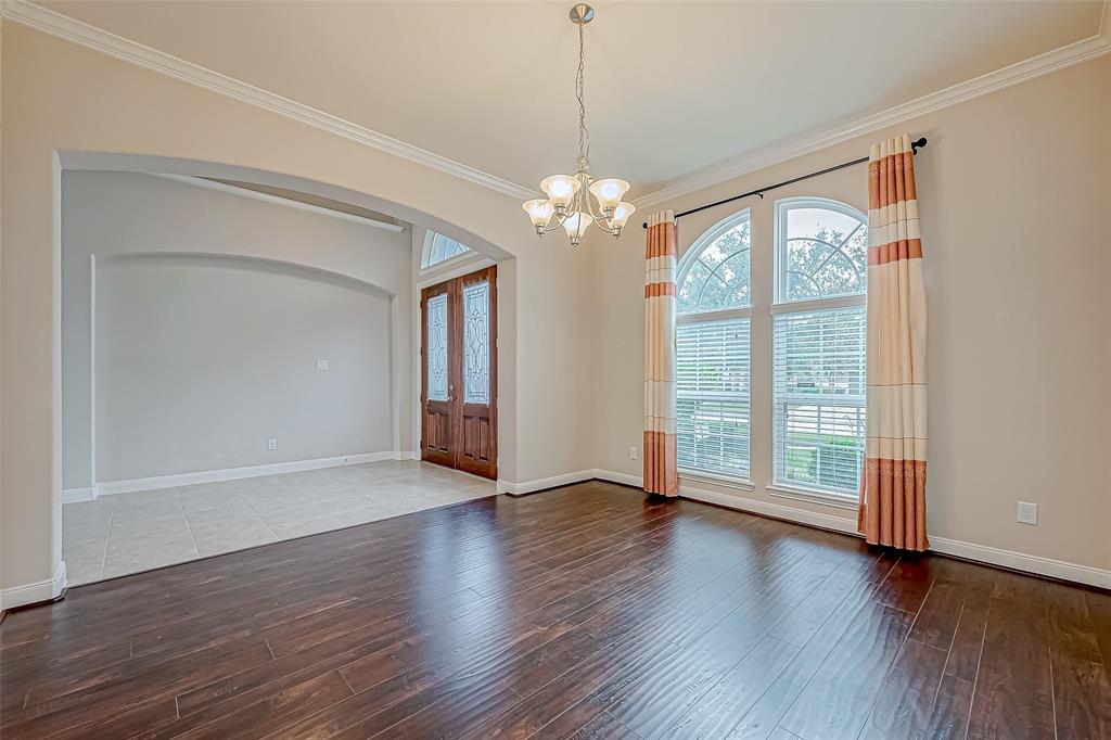 25719 Oakwood Knoll Drive, Katy, Texas image 9