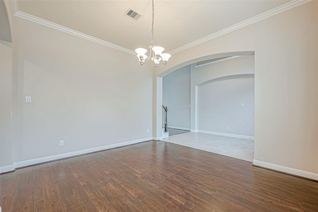 25719 Oakwood Knoll Drive, Katy, Texas image 11