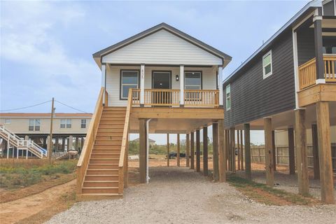 A home in San Leon