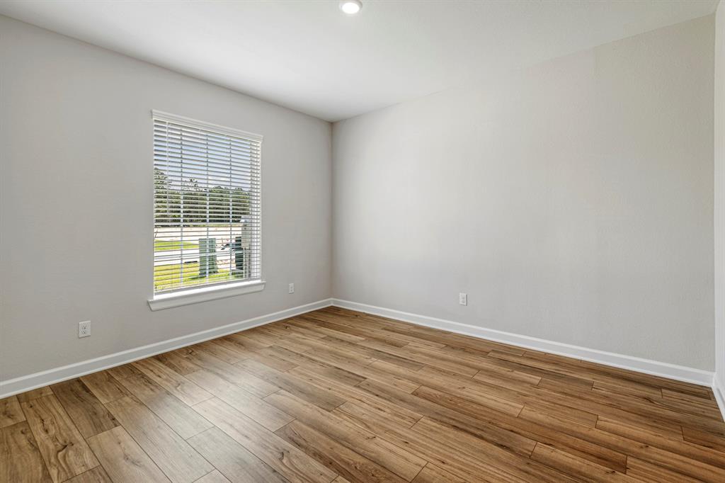 15667 Honey Cove Drive, Conroe, Texas image 4