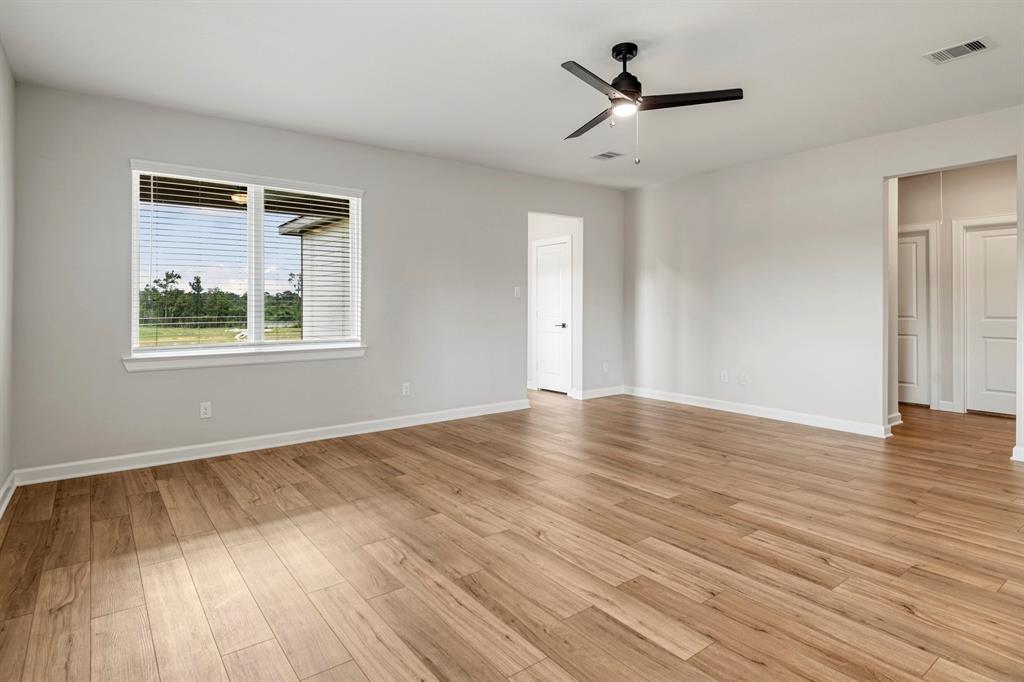 15667 Honey Cove Drive, Conroe, Texas image 11