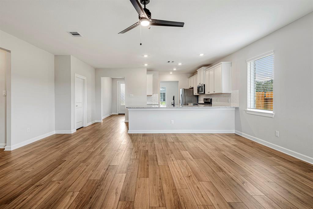 15667 Honey Cove Drive, Conroe, Texas image 12