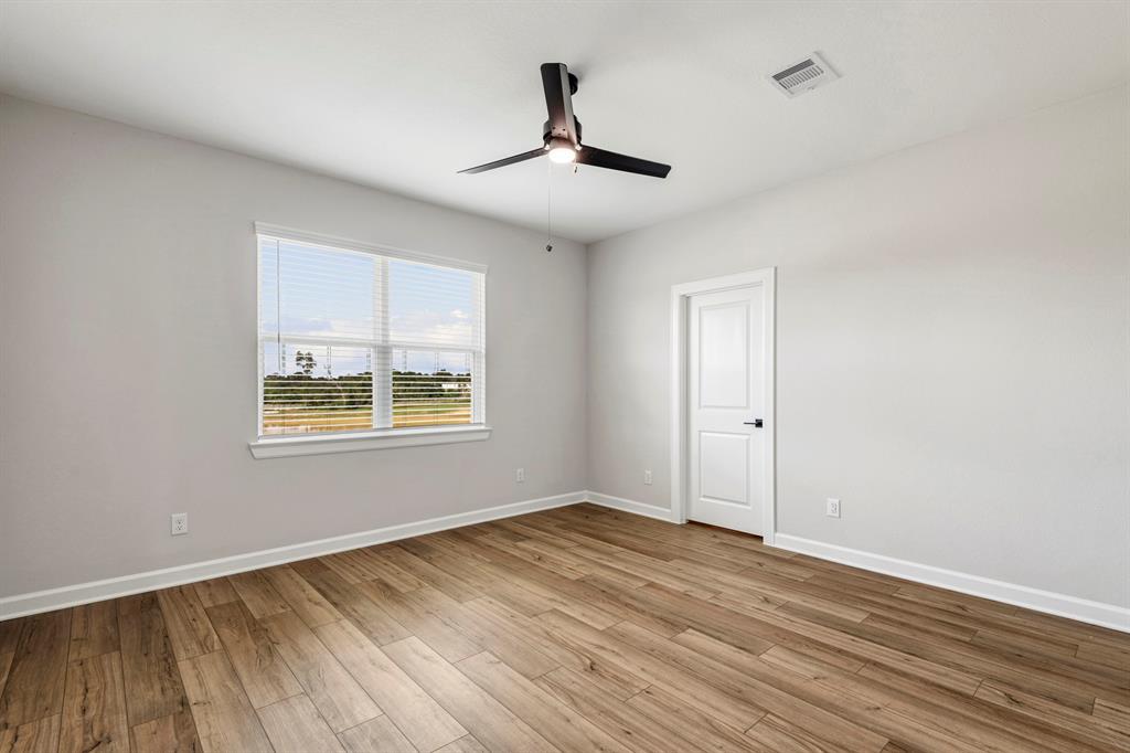 15667 Honey Cove Drive, Conroe, Texas image 13