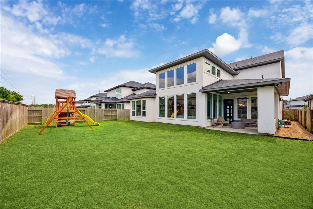 4522 Brazos Shores Drive, Sugar Land, Texas image 30