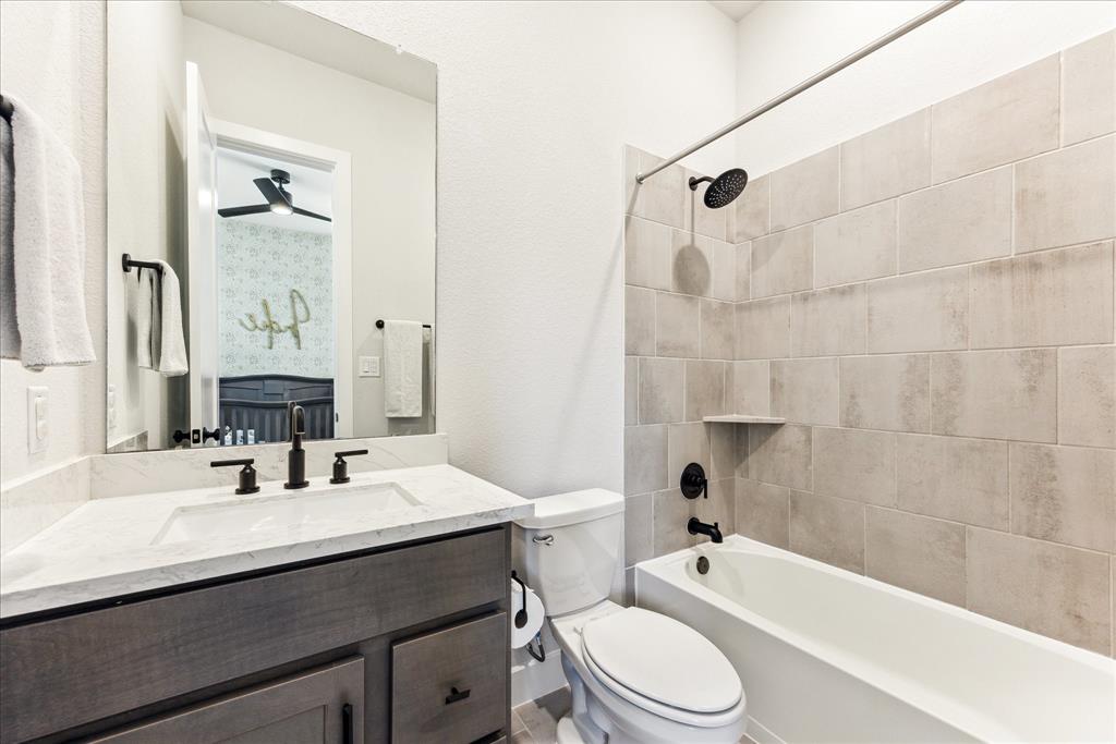 4522 Brazos Shores Drive, Sugar Land, Texas image 19