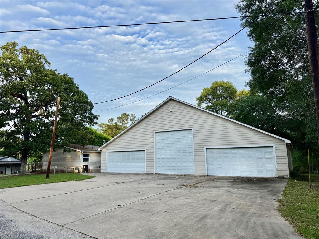 170 West Creek Crk, Trinity, Texas image 1