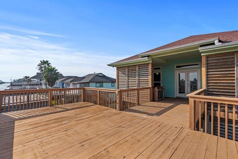 A home in Bayou Vista