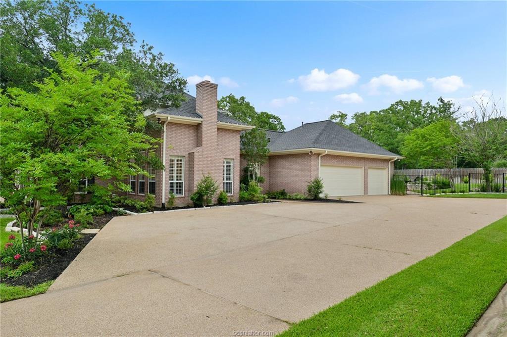 4304 Hyde Park Lane, Bryan, Texas image 24