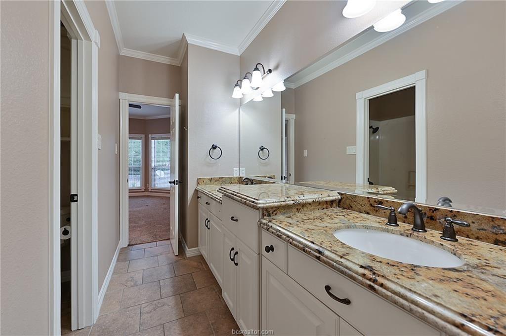 4304 Hyde Park Lane, Bryan, Texas image 20