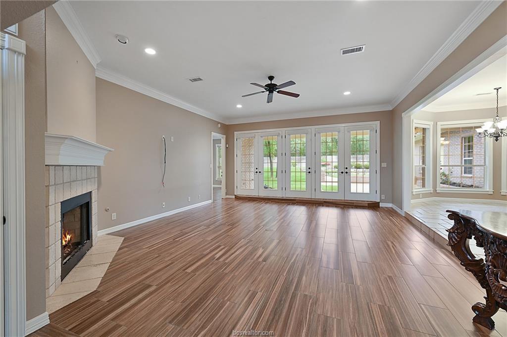 4304 Hyde Park Lane, Bryan, Texas image 4