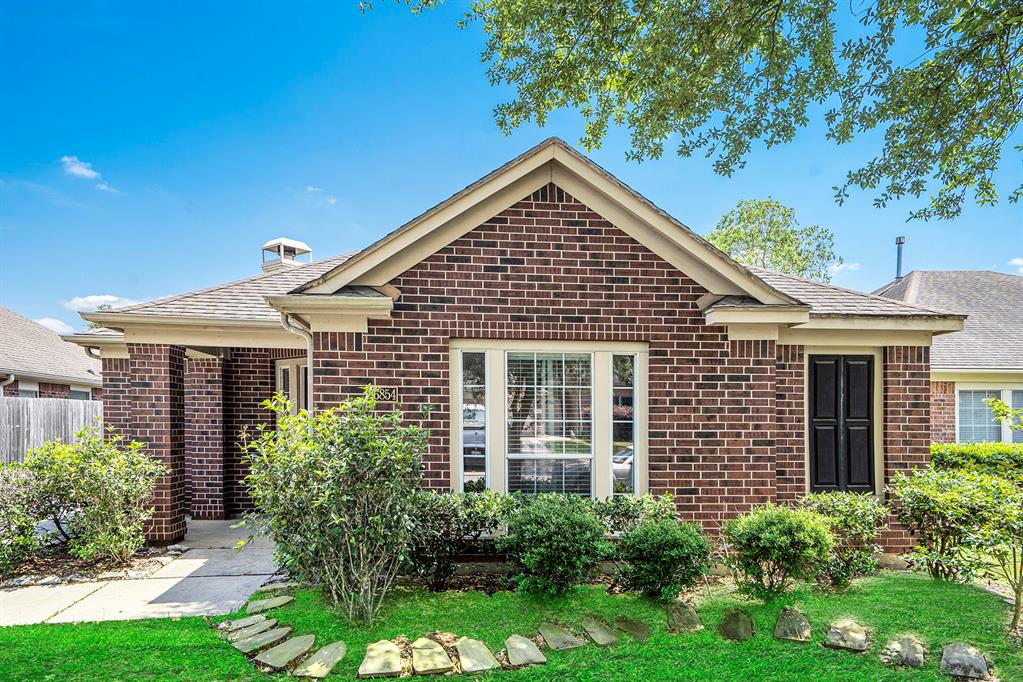 26854 Manor Falls Drive, Kingwood, Texas image 3