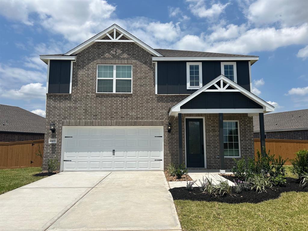 1107 Whispering Winds Drive, Beasley, Texas image 1