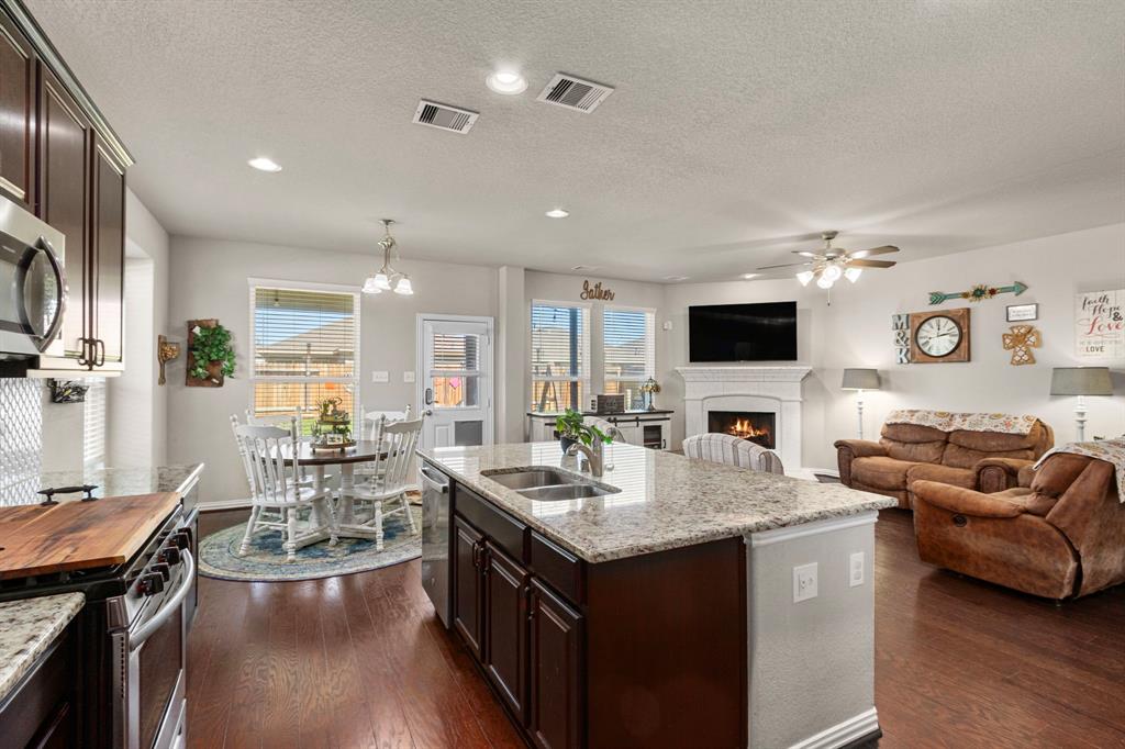 3538 Dancing Daisy Lane, Richmond, Texas image 16